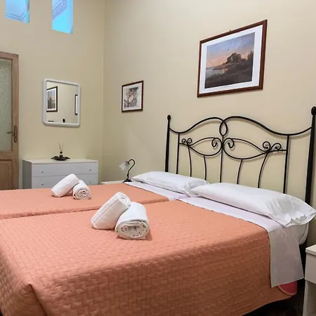 Matteotti Balcony تْشيفالو