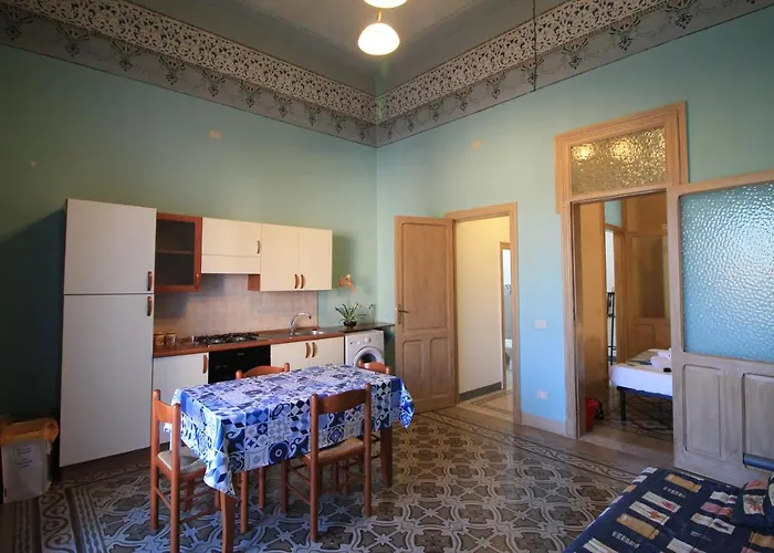 Matteotti Balcony * تْشيفالو