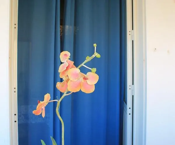 Matteotti Balcony * تْشيفالو