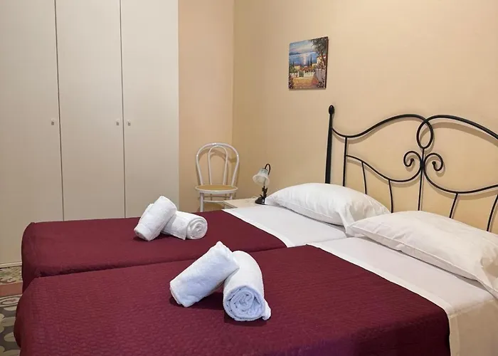 Matteotti Balcony * تْشيفالو